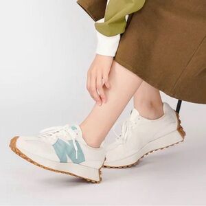 New Balance 327 Grey / Blue 5 Sneakers